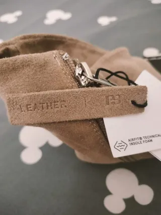 Sandalias Beige con Cremallera