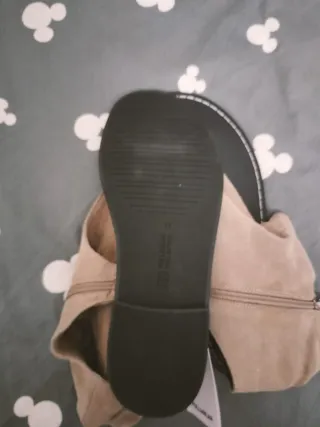 Sandalias Beige con Cremallera