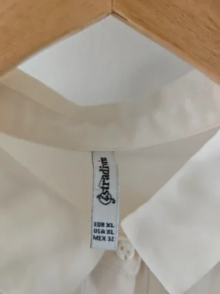 Camisa beige elegante