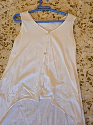 Camiseta tirantes con cola blanca