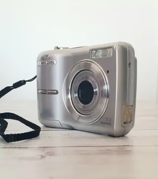 Cámara Digital Olympus FE-210 Plata