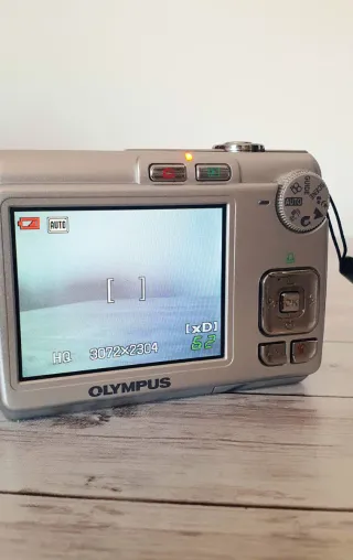 Cámara Digital Olympus FE-210 Plata