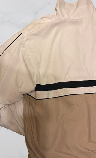 Chaqueta Nike Blanca y Beige