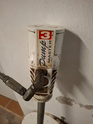 Cargador Baterías Ferre F-925 i bombas engrase.