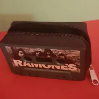 Monedero Ramones Cassette, con cremallera