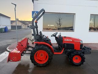 Tractor Kubota B2530 con 1.000Horas , fresa y cult