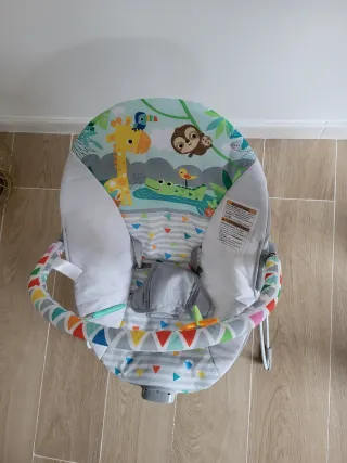 Hamaca para bebé con juguetes