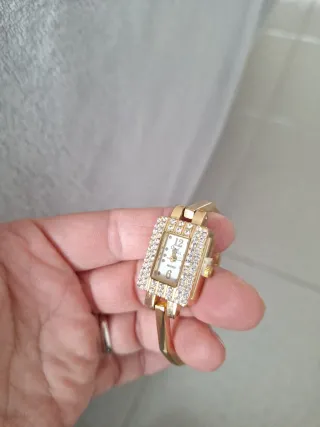 NUEVO! Reloj Baño Oro Circonitas
