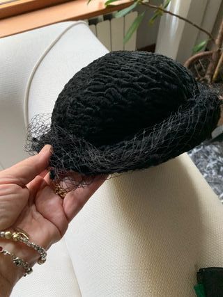 Cappellino donna elegante nero