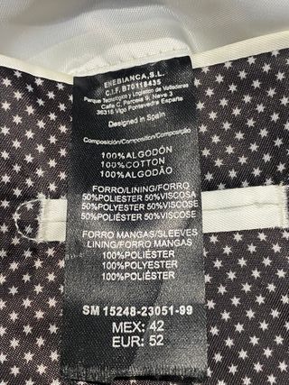 Americana de DR&N Do Rego & Novoa en negro