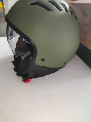 Cascos Moto . Uno verde y otro negro