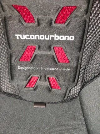 Cascos Moto . Uno verde y otro negro