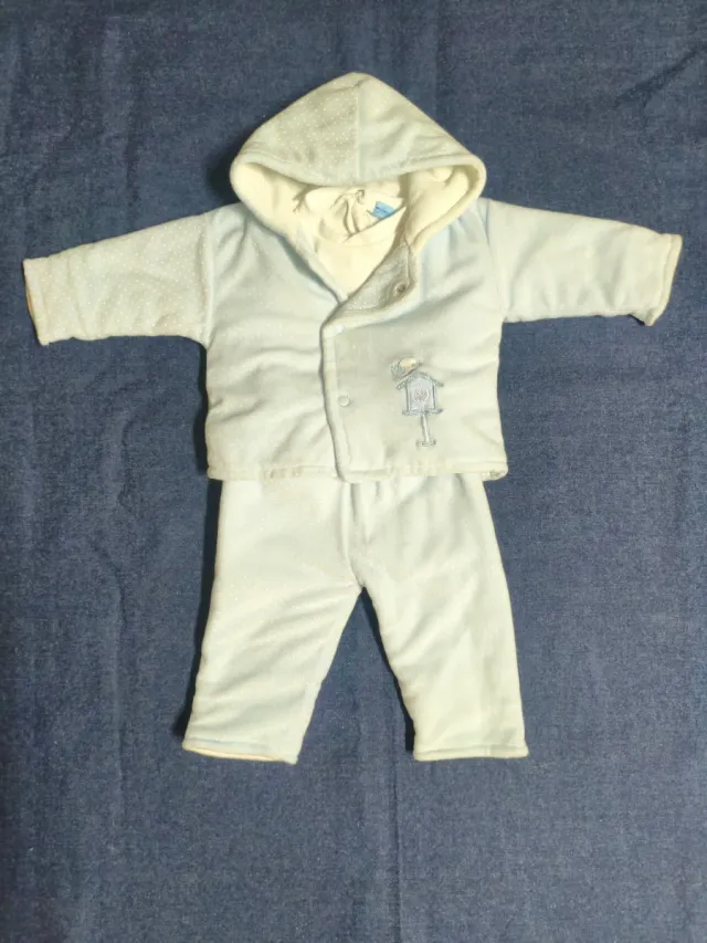 Lote 2 conjuntos bebé 12 meses.