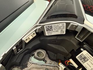 Volante deportivo cuero negro costura roja