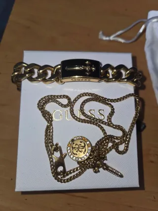Conjunto Guess: Collar y Pulsera Dorados