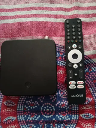 STRONG SRT420 Android TV 4K 2 en 1