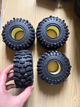 Pack de Llantas Metsafil y Neumáticos Louise RC