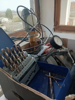 Lote de herramientas: brocas y más