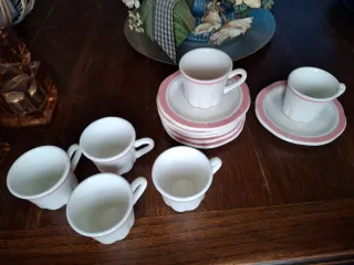 Juego de 6 tazas de porcelana y platos