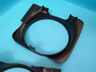 Opel Kadett C 1974 cornice faro proiettore destro