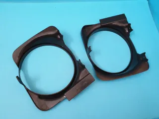 Opel Kadett C 1974 cornice faro proiettore destro