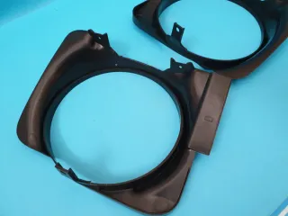 Opel Kadett C 1974 cornice faro proiettore destro