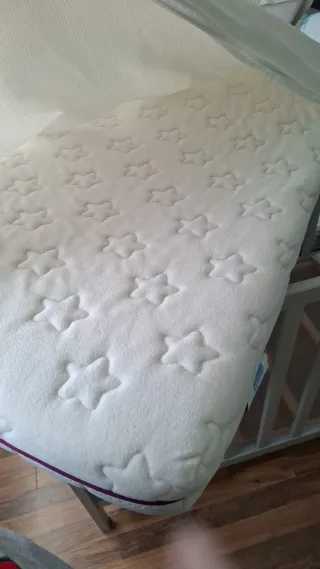 Cuna Ikea Sundvik Gris + Colchón marca Ecus kids