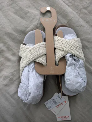 Sandalias Roxy Beige/Marrón sin estrenar