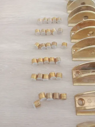 Soportes para baldas dorados