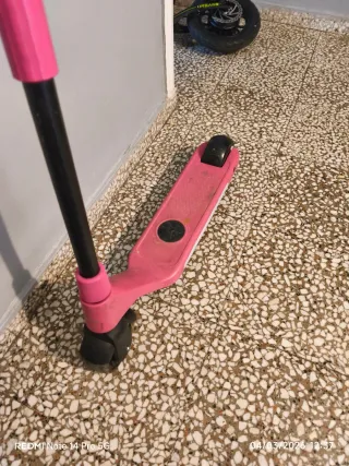 Patín eléctrico rosa