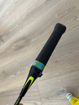 Raqueta de bádminton y volante de regalo