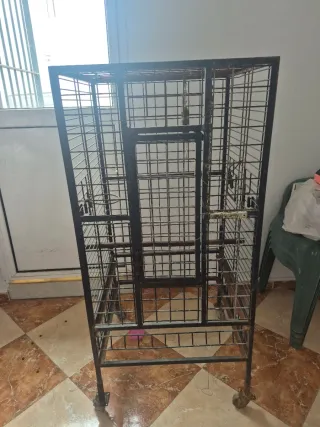 Jaula grande de hierro macizo
