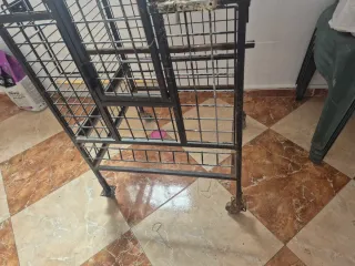 Jaula grande de hierro macizo