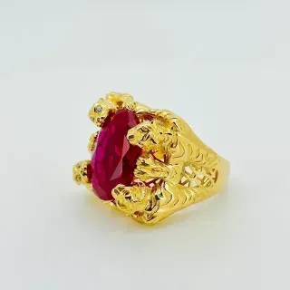SELLO 4 PANTERAS CON PIEDRA OVALADA ROJA. Oro18K.