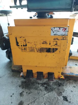 Desmontadora de neumáticos SICE