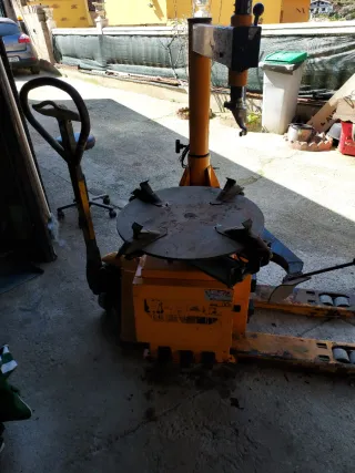 Desmontadora de neumáticos SICE