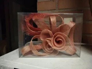 Tocado/adorno floral naranja y dorado