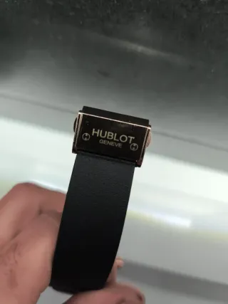 Reloj Alta Gama Negro y Dorado