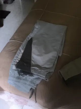 Chándal azul y gris