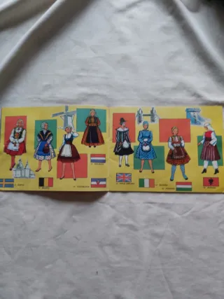 Álbum Colección Niña - Trajes Típicos