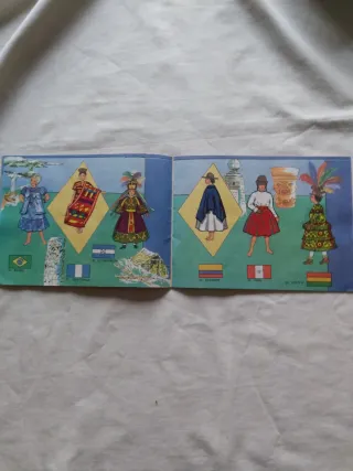 Álbum Colección Niña - Trajes Típicos