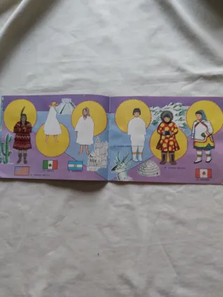 Álbum Colección Niña - Trajes Típicos