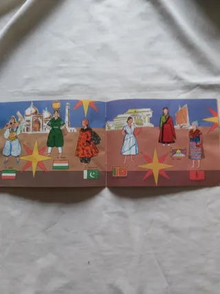 Álbum Colección Niña - Trajes Típicos