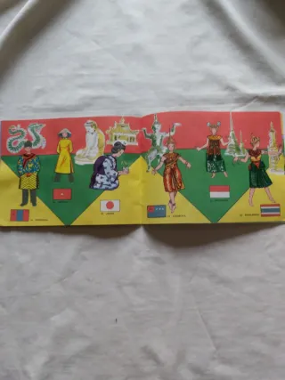 Álbum Colección Niña - Trajes Típicos