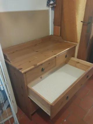 Cajonera de madera maciza