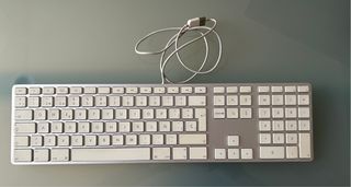 Teclado Apple USB Plata y Blanco