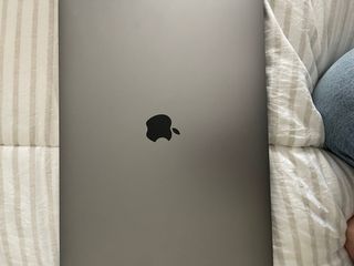 MacBook Pro 15' 2018 Plata