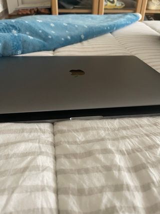 MacBook Pro 15' 2018 Plata