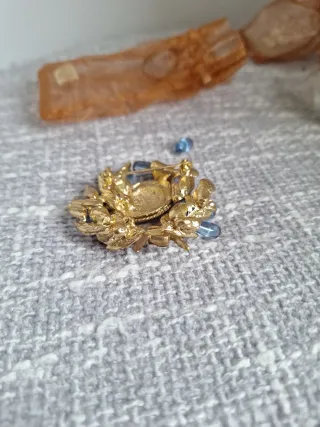 NUEVO! Broche baño oro con Tara