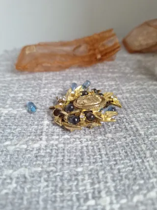 NUEVO! Broche baño oro con Tara